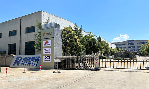 客戶參觀、考察鋰電池處理設(shè)備車間